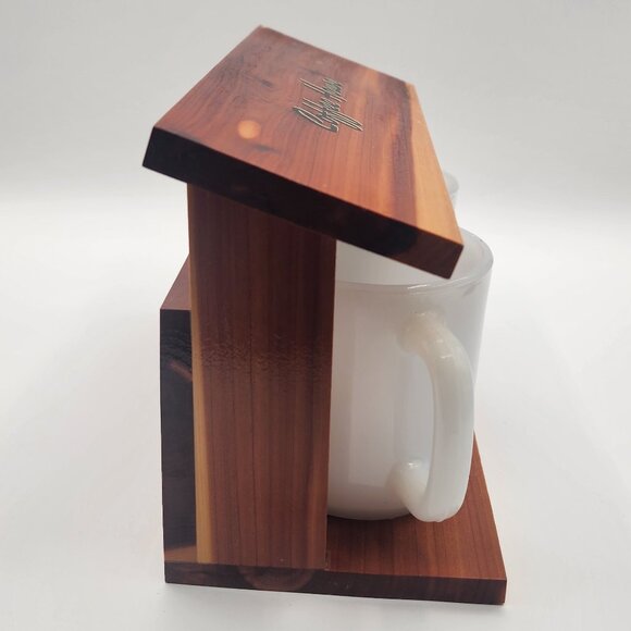 Vtg Myrtle Beach SC Souvenir Wooden Coffee House Glasbake Milk Glass Mugs Shelf - Picture 5 of 11